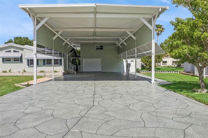 Property Photo: 5274 Island View Circle N FL 33868