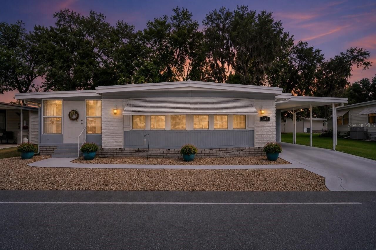 Property Photo:  332 Hawthorne Boulevard  FL 34748 