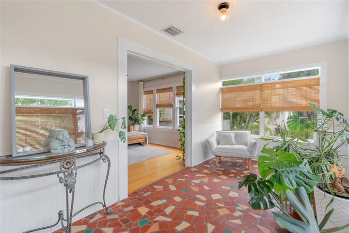 Property Photo:  1510 14th Street N  FL 33704 