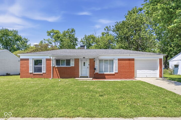 Property Photo:  2746 Streamside Drive  IN 47203 