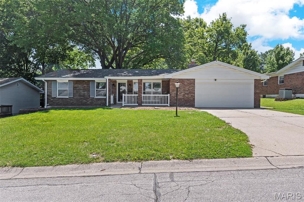 Property Photo:  208 Canary Lane  MO 63301 