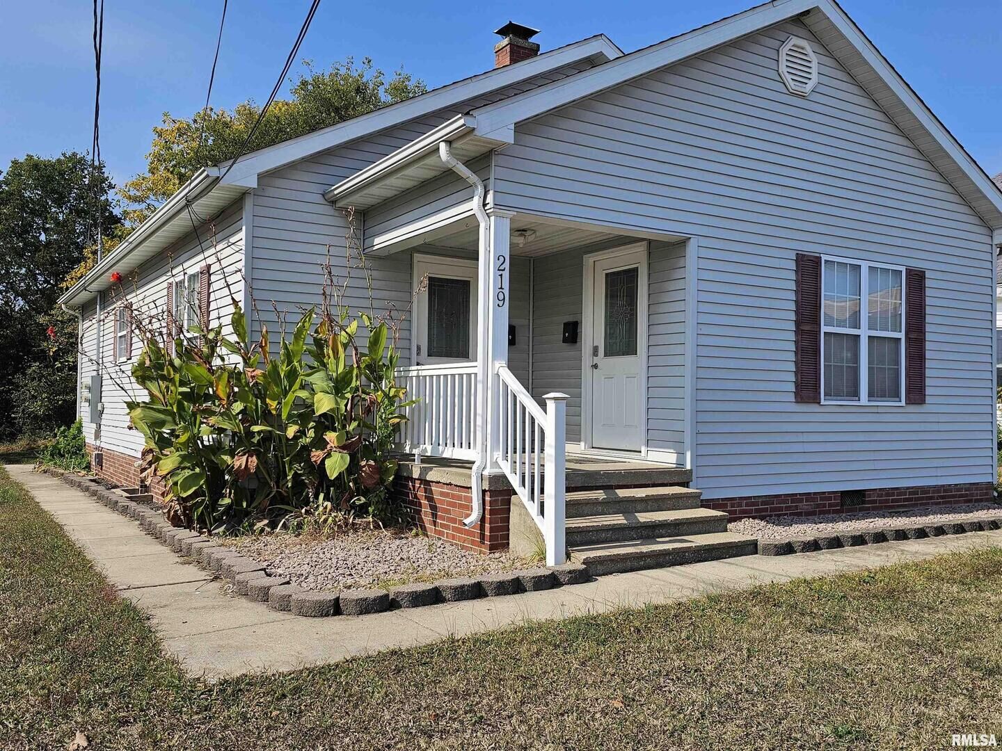 Property Photo:  