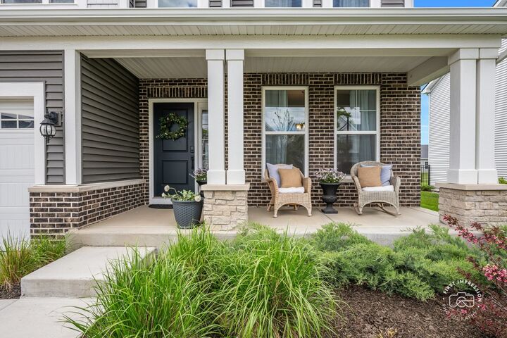Property Photo:  115 Piper Glen Avenue  IL 60543 
