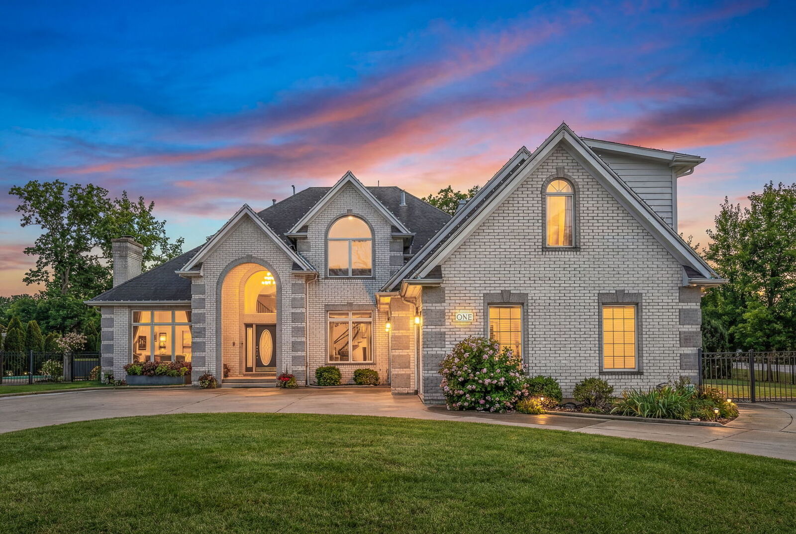 Property Photo: 1 Bell Oak Lane IL 60439