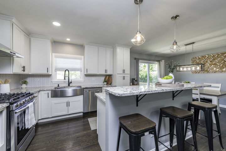 Property Photo:  2308 Carriage Lane  IL 60046 
