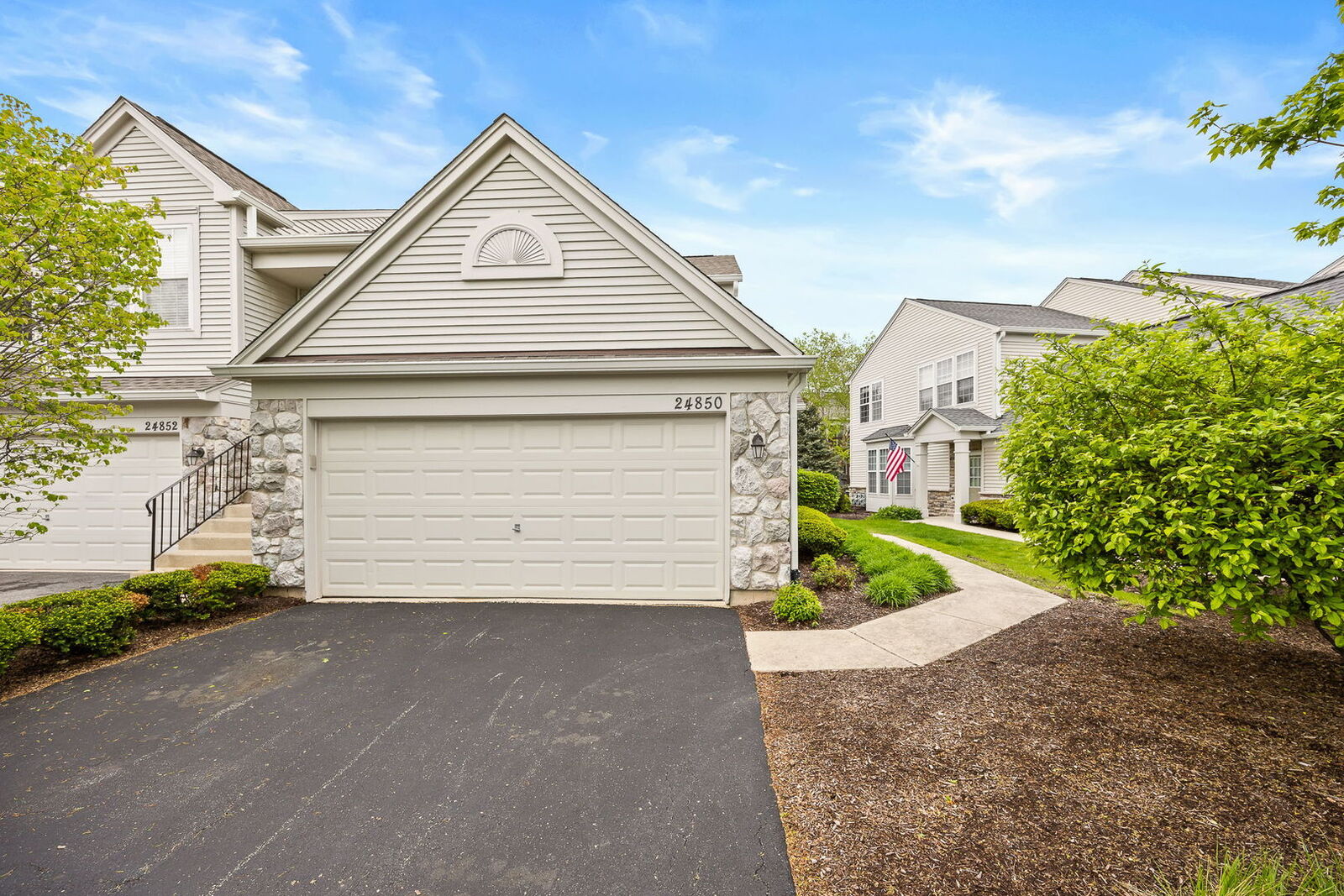 Property Photo: 24850 W Franklin Lane IL 60585