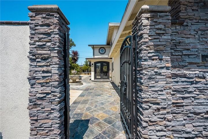 Property Photo:  2342 Cynthia Court  CA 92627 