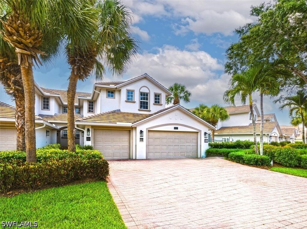 Property Photo: 6822 Ascot Drive 202 FL 34113