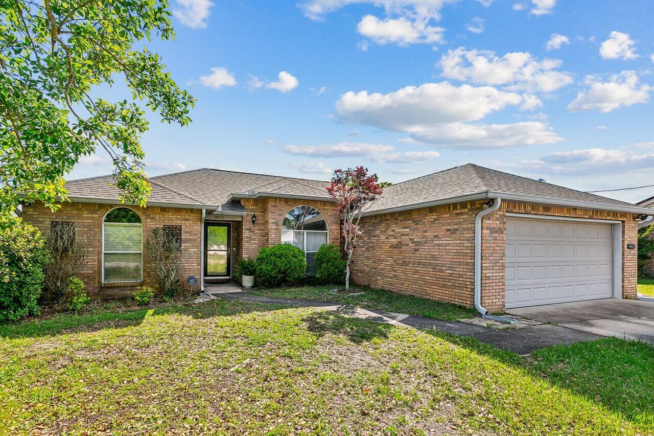 Property Photo:  9911 Orion Lake Circle  FL 32566 