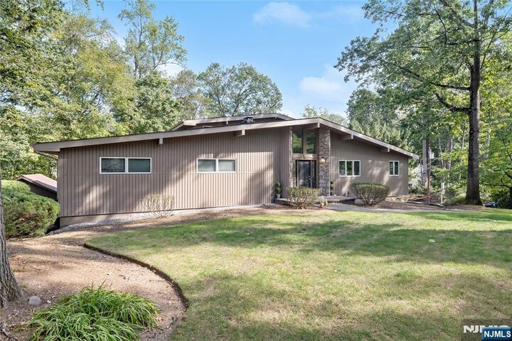Property Photo:  727 Rolling Hill Drive  NJ 07675 