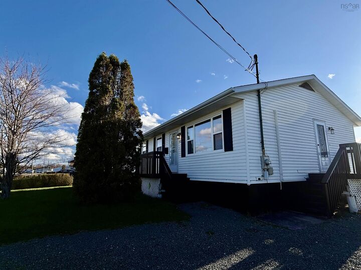 Property Photo:  733 Sharpes Lane  NS B1H 4H1 