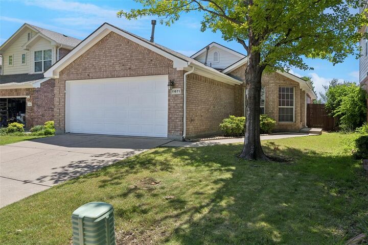 Property Photo: 11671 Cottontail Drive TX 76244