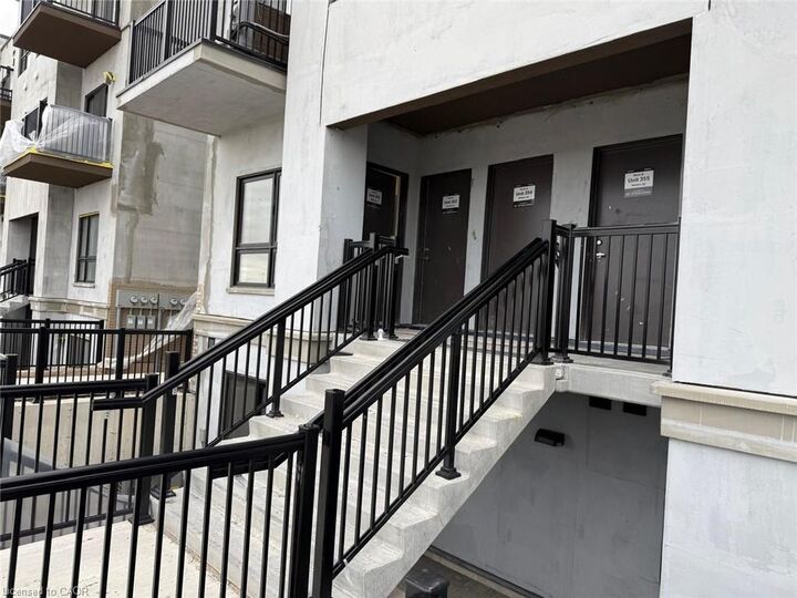 Property Photo:  25 Palace Street Q2  ON N2E 0L2 