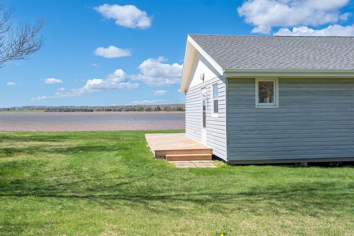 Property Photo:  337 Driftwood Lane  PE C1B 3W6 