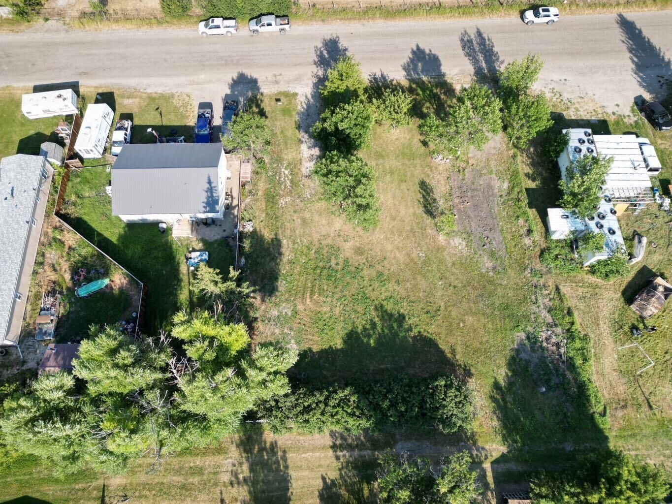 Property Photo: 837 2 Street E AB T0K 0K0