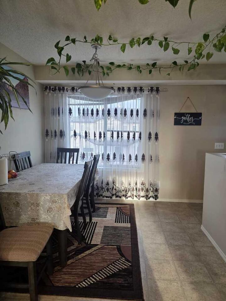 Property Photo:  270 Saddlebrook Point NE  AB T3J 0G5 