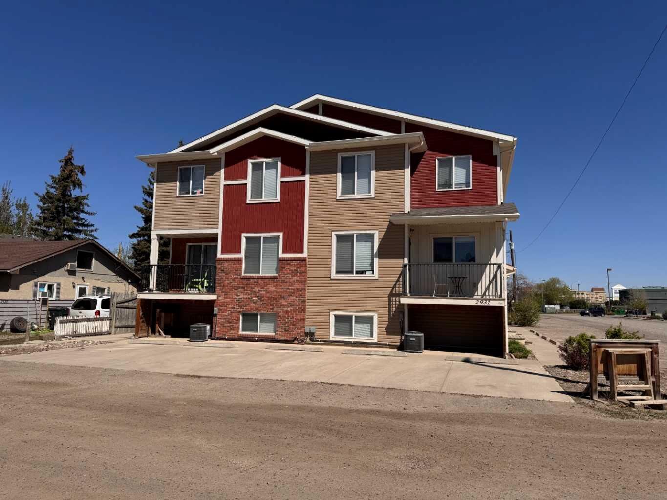Property Photo: 2931 28 Avenue S AB T1K 6Y4