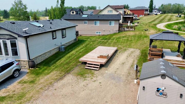Property Photo:  25054 South Pine Lake Road 4017  AB T0M 1R0 