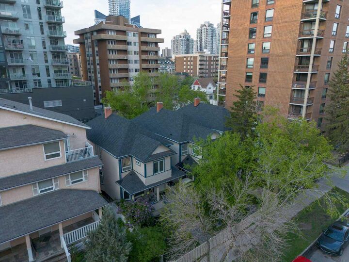 Property Photo: 1316 15 Avenue SW AB T3C 0X7