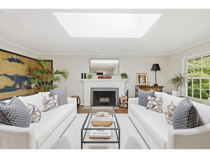 Property Photo:  10465 SW Hawthorne Ln  OR 97225 