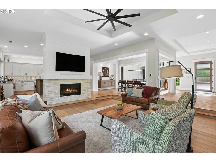 Property Photo: 18965 Pilkington Rd OR 97035