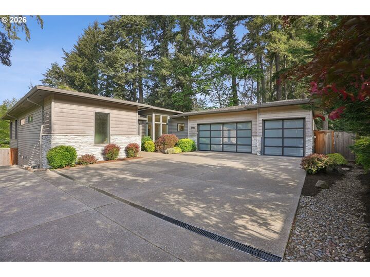 Property Photo: 18965 Pilkington Rd OR 97035