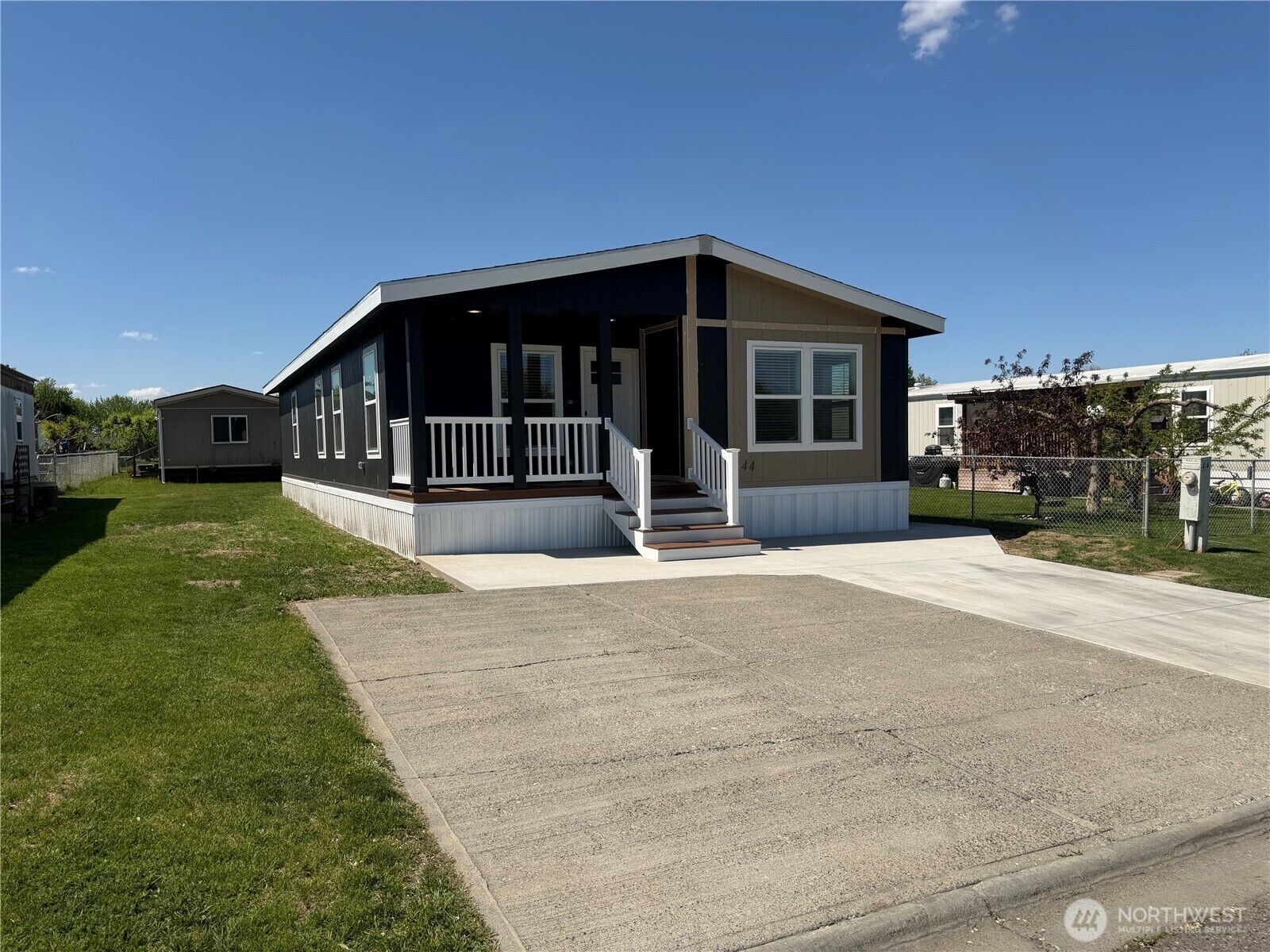 Property Photo:  205  Pleasant Avenue 44  WA 98930 