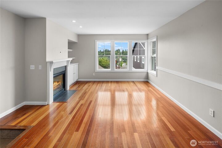 Property Photo:  129 A  26th Avenue E  WA 98112 