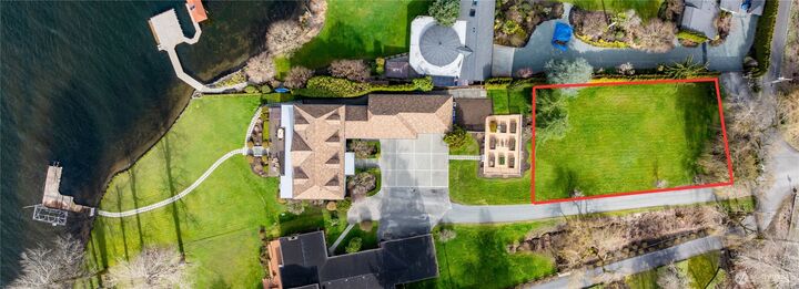 Property Photo:  6 Xx E Lake Sammamish Parkway SE  WA 98074 
