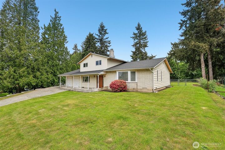 Property Photo:  5401  Ocean Avenue  WA 98203 