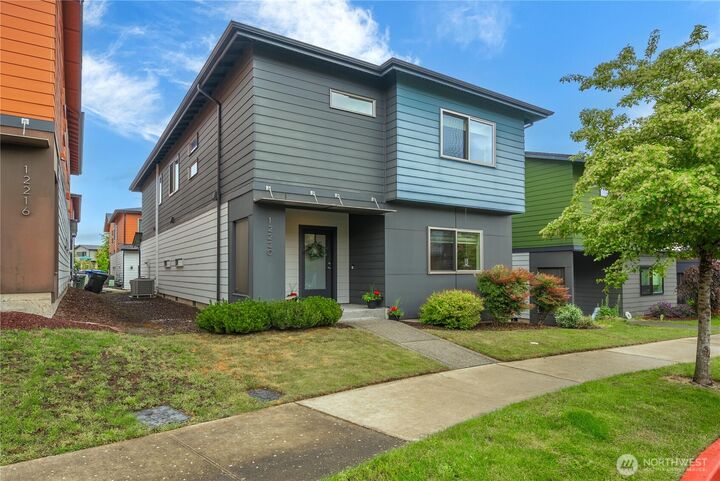 Property Photo:  12220 SE 251st Place  WA 98030 