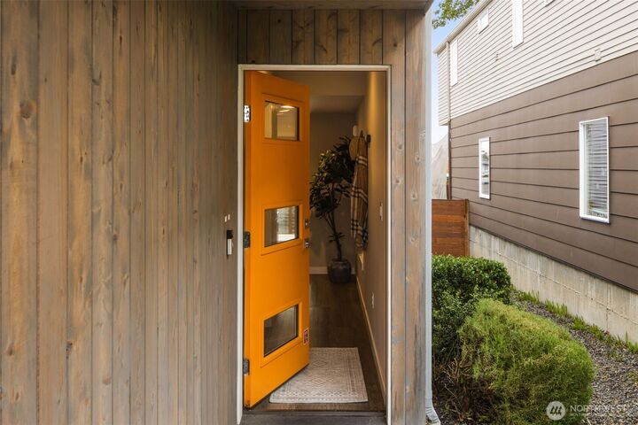 Property Photo: 3928 S Findlay Street WA 98118