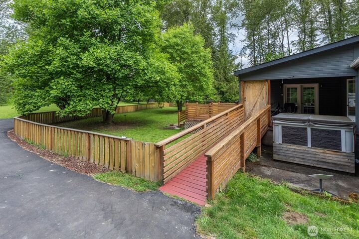 Property Photo: 155 Rivendell Lane WA 98626