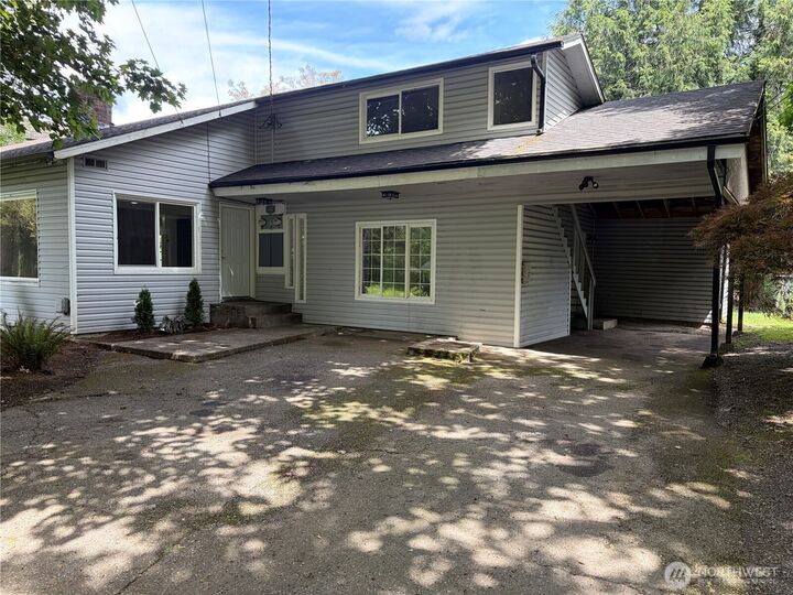 Property Photo: 22512 SE 218th Street WA 98038