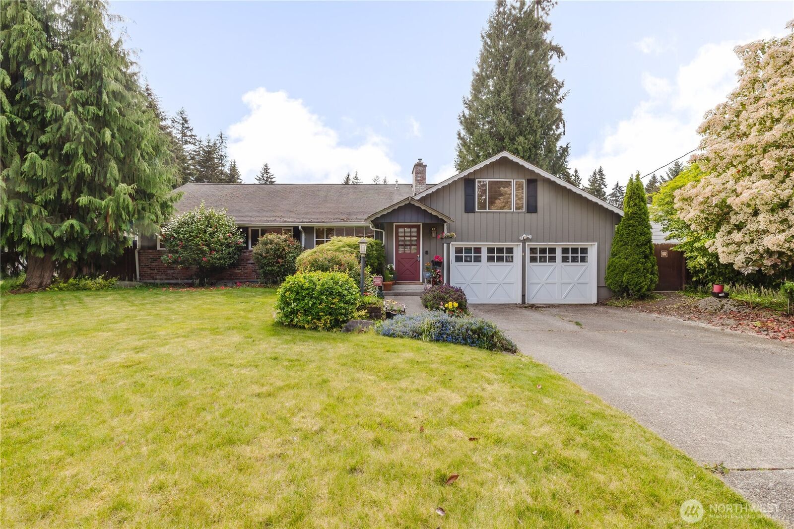 Property Photo:  6850 E Grandview Street  WA 98404 