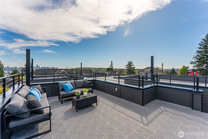 Property Photo: 4116 B Burke Avenue N WA 98103