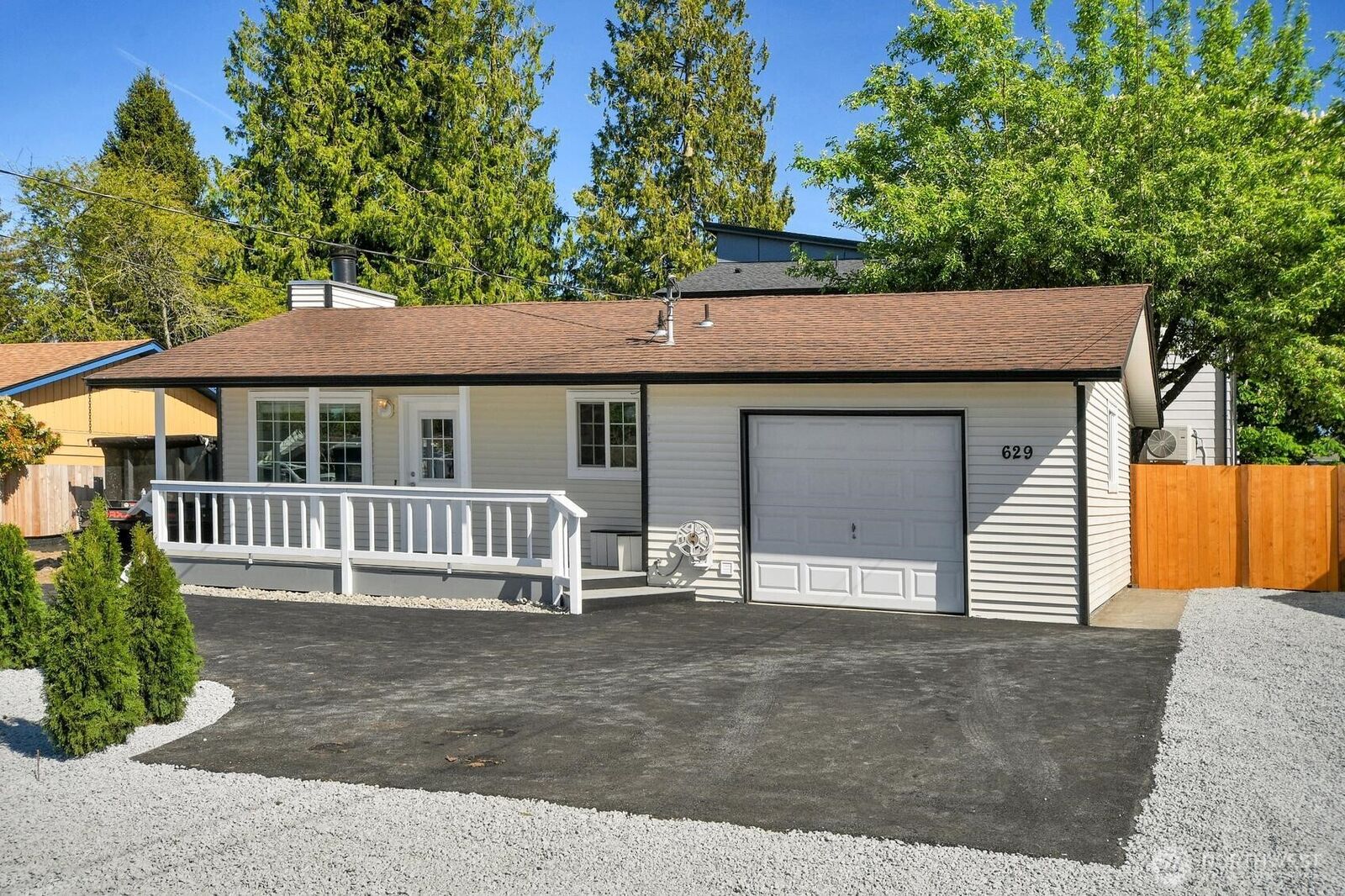 Property Photo:  629  107th Place SW  WA 98204 