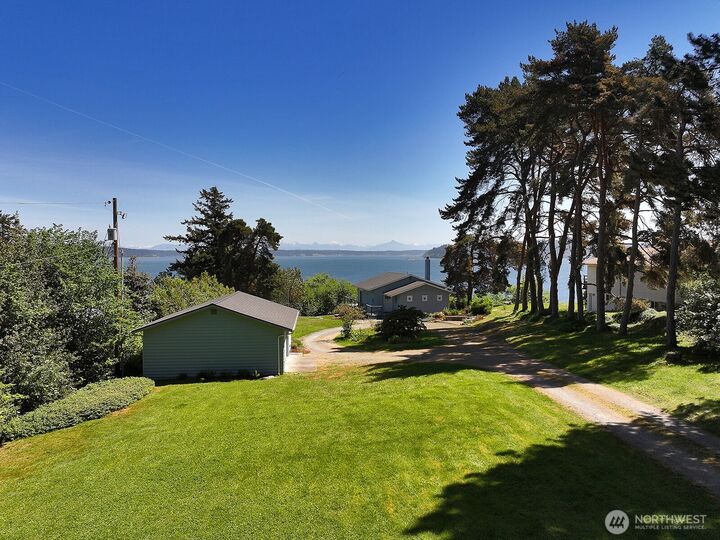 Property Photo:  2977  North Bluff Road  WA 98253 