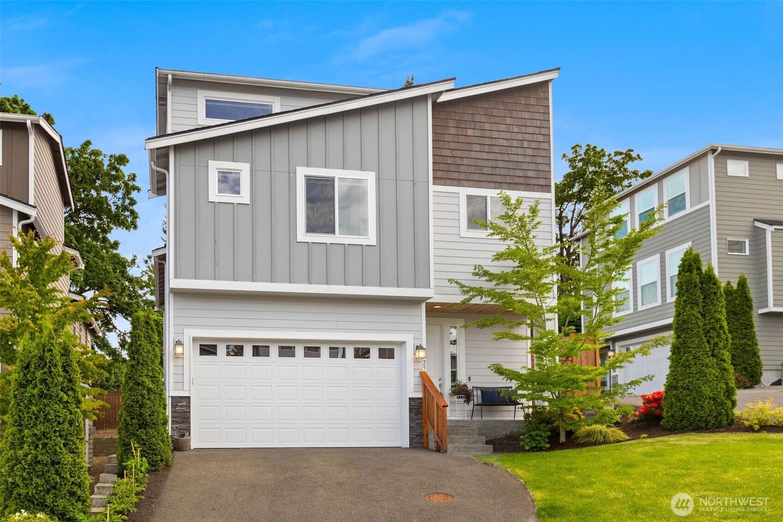 Property Photo:  2729 S 124th Lane  WA 98168 