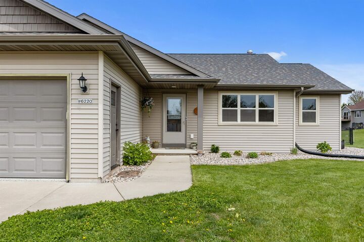 Property Photo:  W6220 Sherwood Point Court  WI 54942 