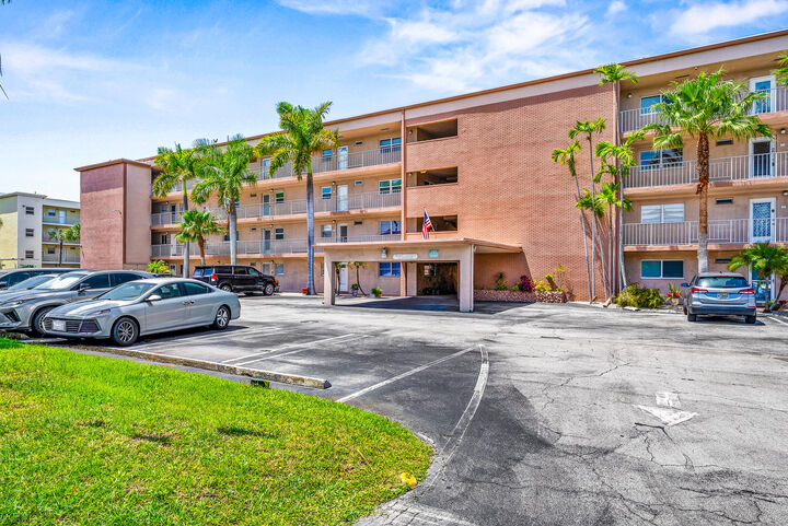 Property Photo: 2615 NE 1st Court 410 FL 33435