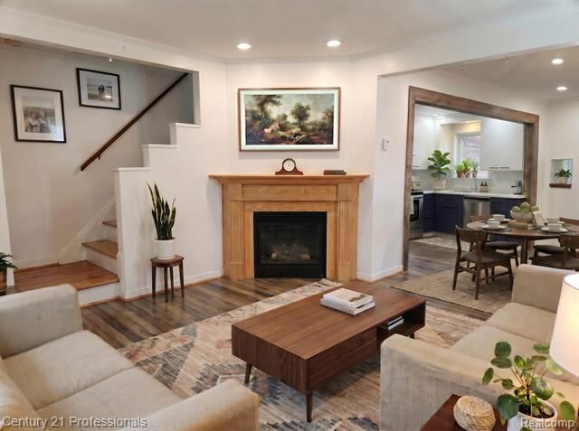 Property Photo:  3813 Brewster Street  MI 48120 