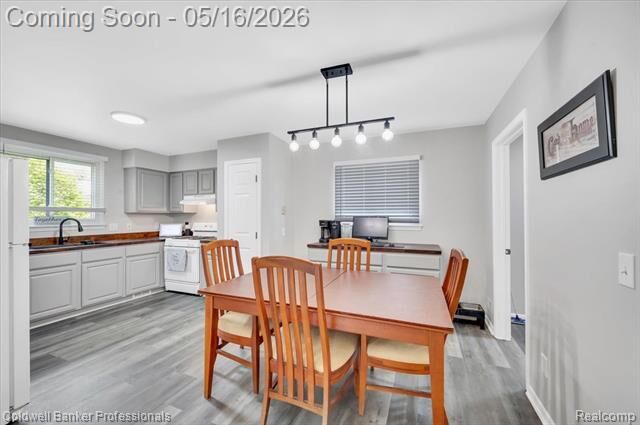 Property Photo:  660 Akram  MI 48371 