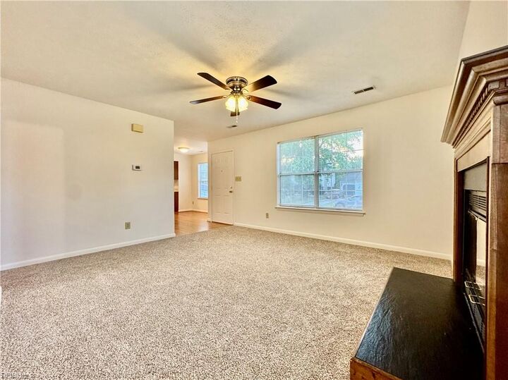 Property Photo: 822 Estelle Ct VA 23608