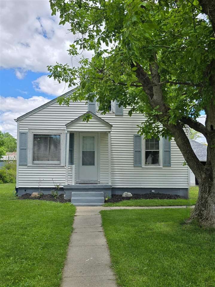 Property Photo:  214 E South Street  IN 47330 