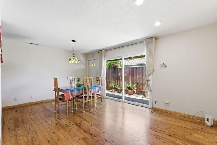 Property Photo:  5561 Roundtree Terrace  CA 94538 