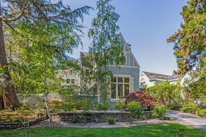 Property Photo:  641 Crescent Avenue  CA 94402 