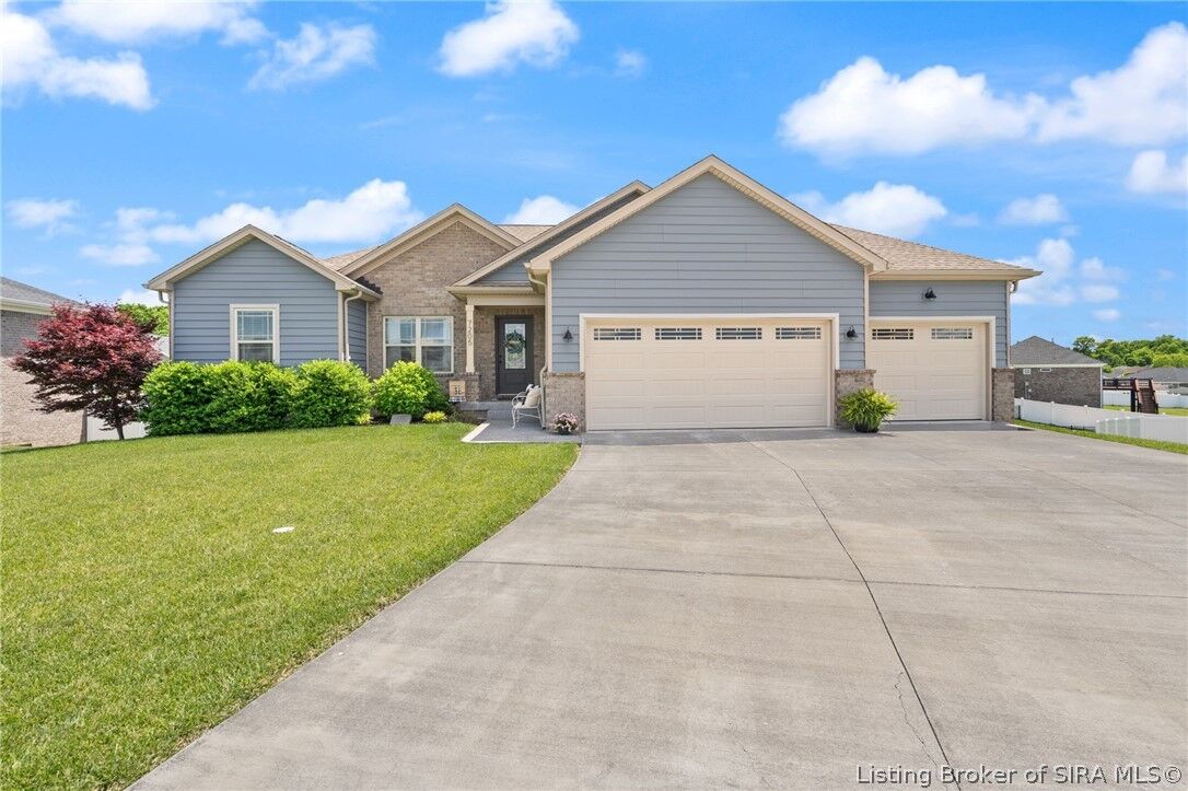Property Photo: 7205 Sunnybrook Court IN 47111