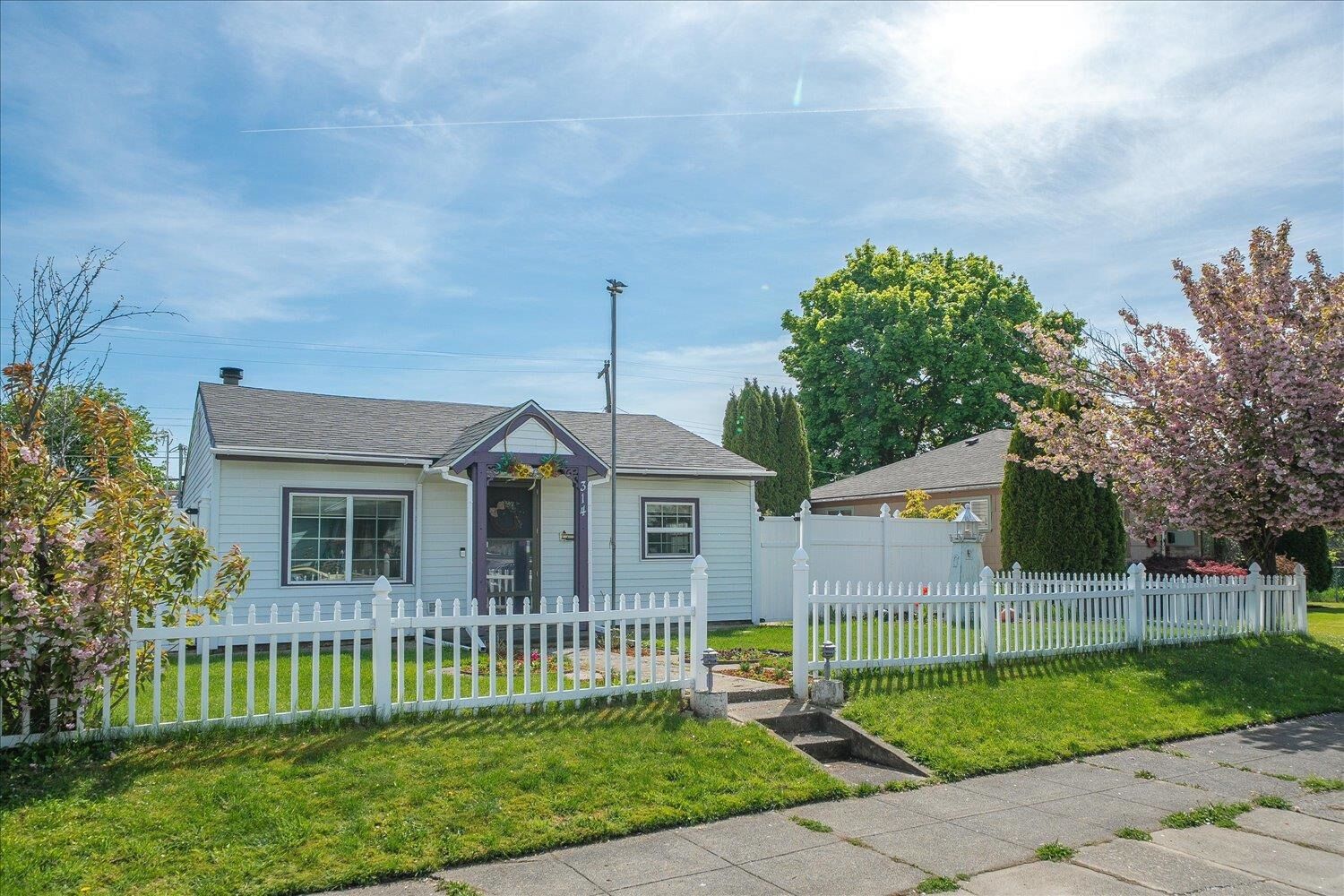 Property Photo:  314 E Heroy Ave. Ave  WA 99207 