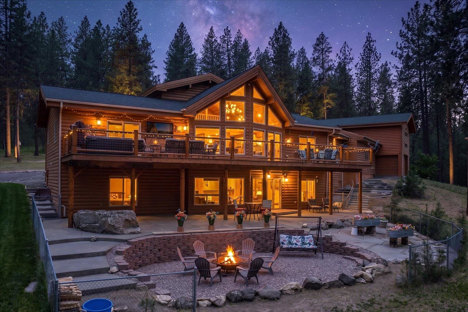 Property Photo: 9114 S Thomas Mallen Rd WA 99004